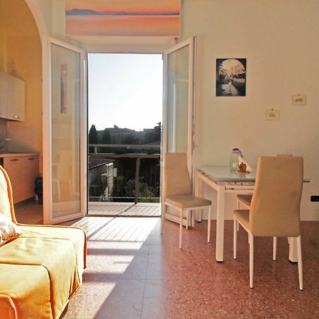 Appartamento Del Sole Десенцано дел Гарда Екстериор снимка